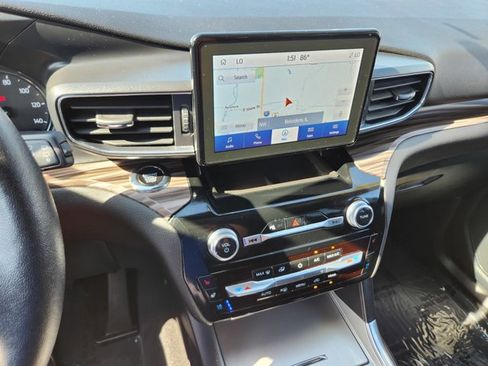 Used 2024 Ford Explorer Limited image 10