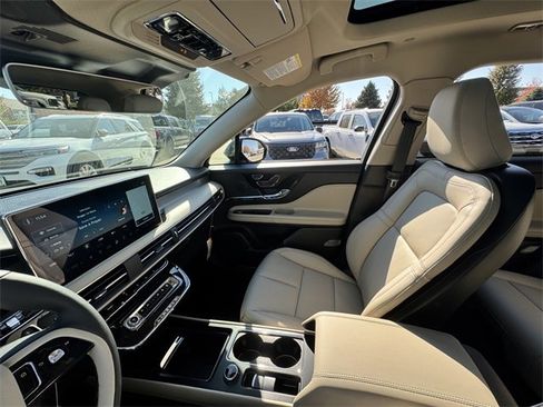 New 2026 Lincoln Corsair Premiere image 34