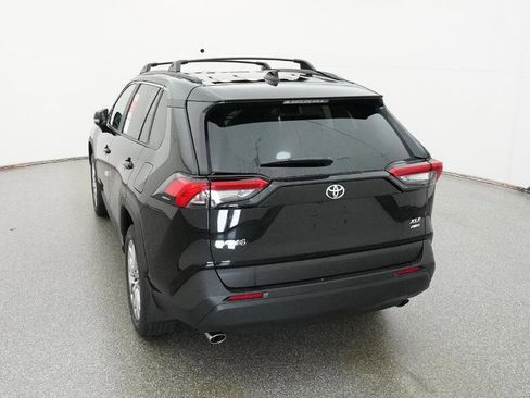 Used 2025 Toyota RAV4 XLE Premium image 9