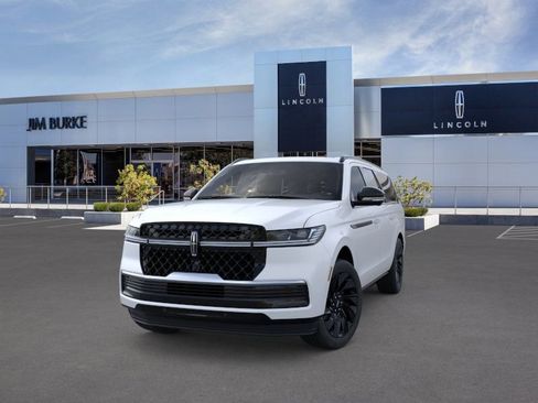 New 2026 Lincoln Navigator L Reserve AWD/4WD image 2