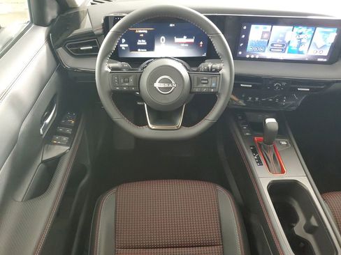 New 2026 Nissan Kicks SR image 14