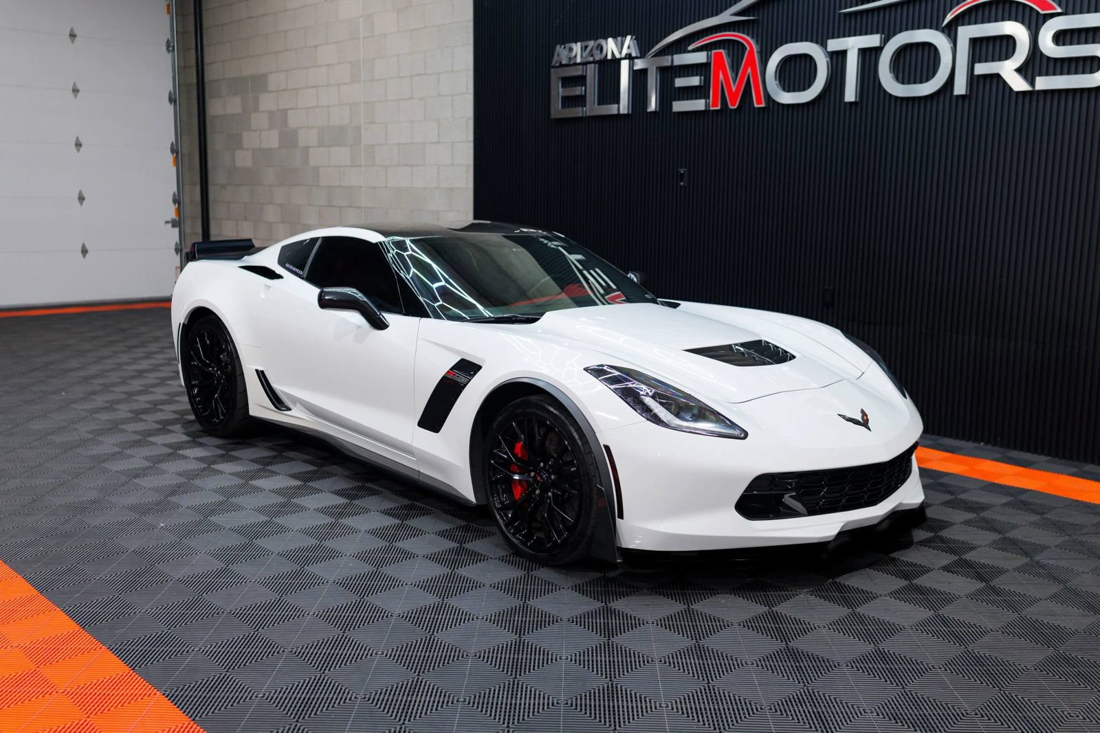 Used 2016 Chevrolet Corvette Z06 w/ Z07 Performance Package RWD image 8