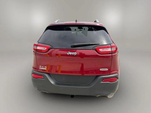 Used 2017 Jeep Cherokee Latitude w/ Cold Weather Group AWD/4WD image 6