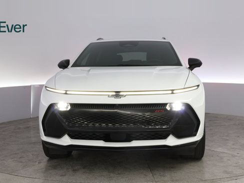 Used 2024 Chevrolet Equinox EV RS FWD image 12