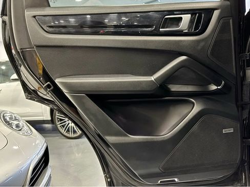 Used 2019 Porsche Cayenne AWD/4WD image 43