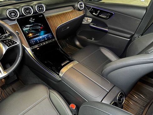 Certified 2025 Mercedes-Benz GLC 300 4MATIC image 42