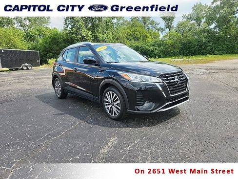 Used 2021 Nissan Kicks SV FWD image 1