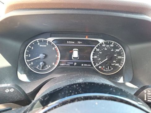 Used 2023 Nissan Rogue SV image 16