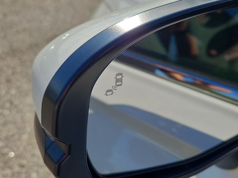 Used 2025 Honda CR-V EX image 15