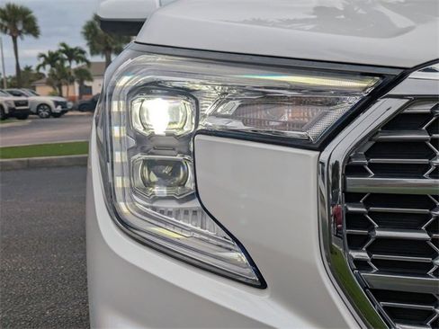 Used 2022 GMC Terrain Denali w/ Denali Premium Package image 10