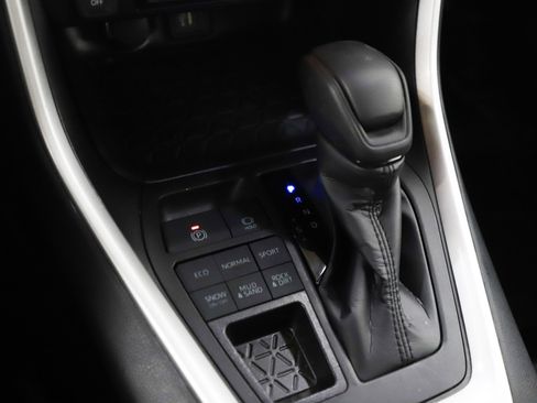 Used 2024 Toyota RAV4 XLE w/ Convenience Package image 24