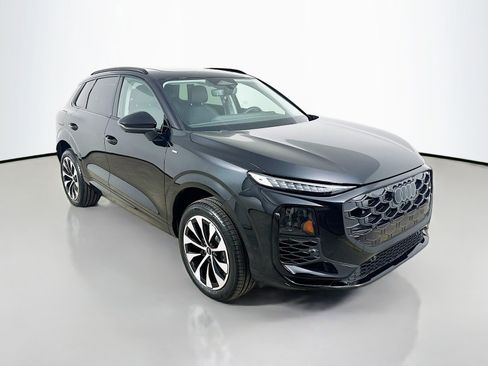New 2026 Audi Q3 quattro 2.0T AWD/4WD image 3