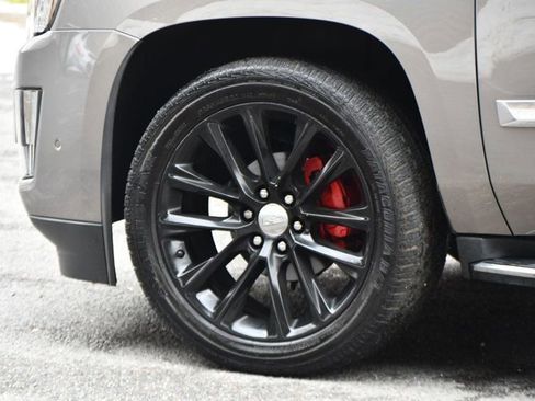 Used 2017 Cadillac Escalade ESV Luxury image 18