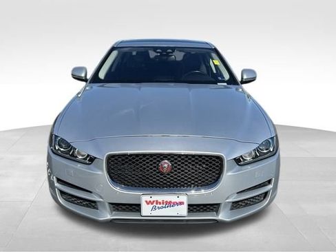 Used 2017 Jaguar XE Prestige image 11
