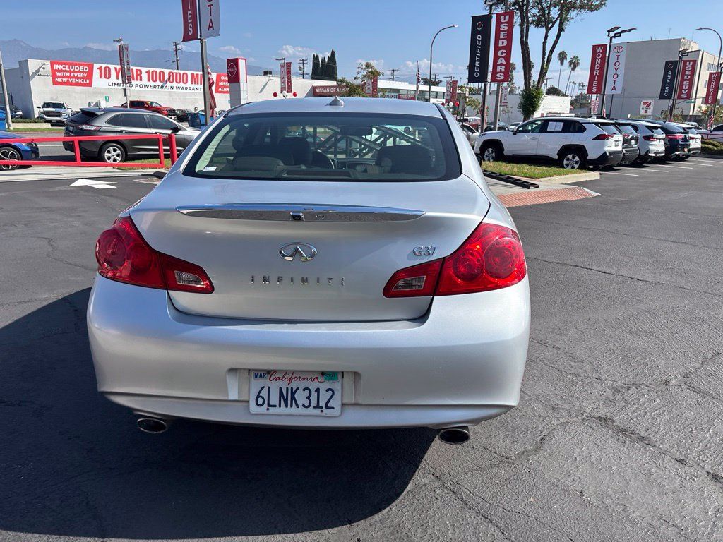 Used 2010 INFINITI G37 Journey RWD image 5