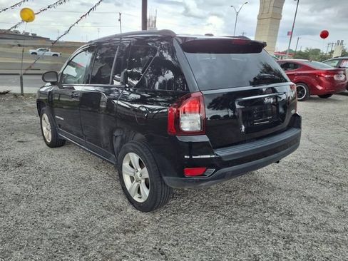 Used 2016 Jeep Compass Latitude FWD image 5