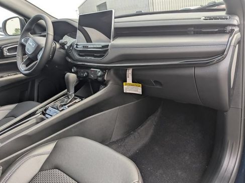 New 2026 Jeep Compass Latitude AWD/4WD image 8