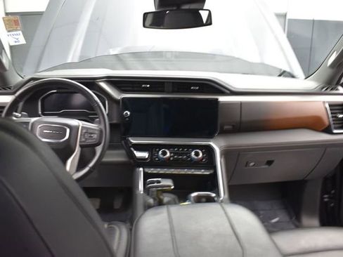 Used 2023 GMC Sierra 1500 Denali AWD/4WD image 9