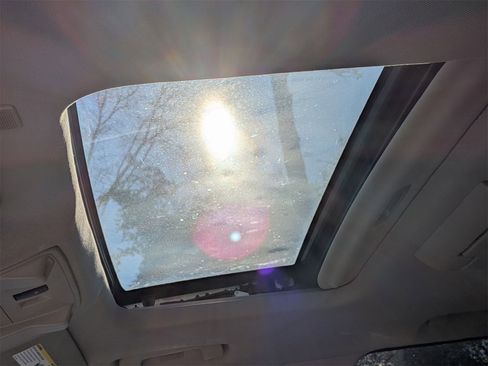 Used 2017 GMC Yukon Denali w/ Open Road Package image 27