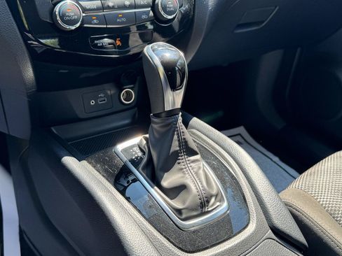 Used 2022 Nissan Rogue Sport SV FWD image 20
