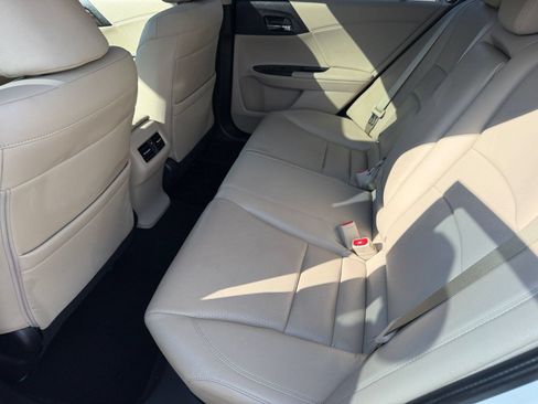 Used 2017 Honda Accord Touring image 24