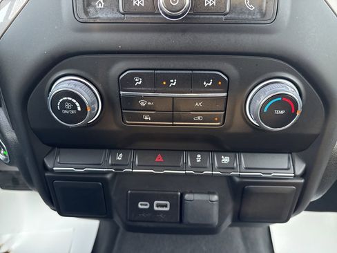 Certified 2024 Chevrolet Silverado 2500 Custom image 23