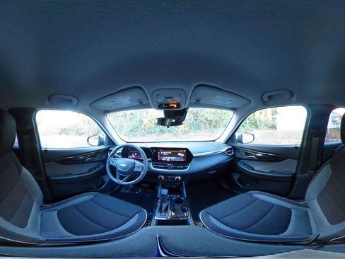 Used 2025 Chevrolet TrailBlazer LT image 38