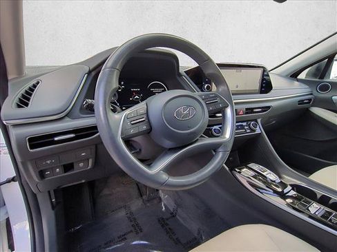 Certified 2023 Hyundai Sonata SEL w/ Convenience Package FWD image 10