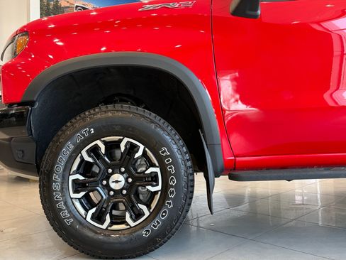 Used 2025 Chevrolet Silverado 1500 ZR2 AWD/4WD image 10