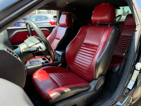 Used 2012 Dodge Challenger SXT RWD image 22