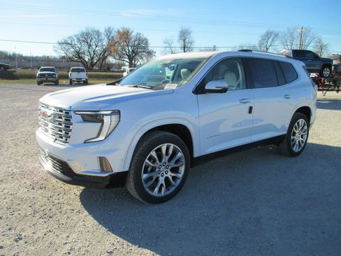 New 2026 GMC Acadia Denali w/ Super Cruise Package image 9