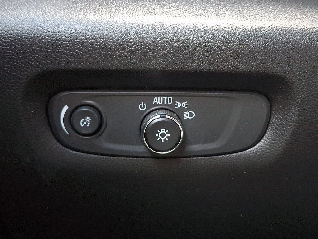 Certified 2023 Chevrolet Traverse LT FWD image 24
