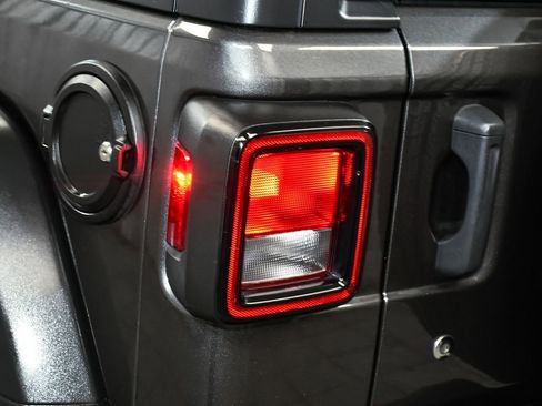 Used 2019 Jeep Wrangler Unlimited Sport S image 64