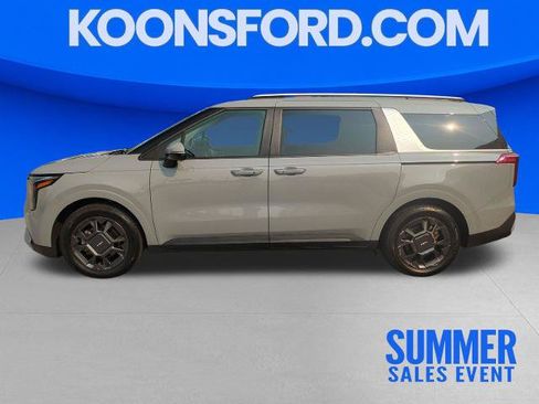 Used 2025 Kia Carnival EX FWD image 4