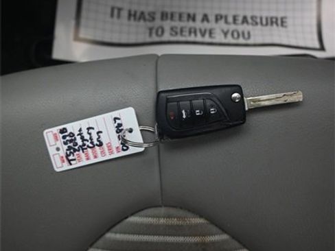 Used 2020 Toyota Camry SE image 10