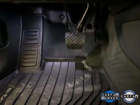 Used 2022 Audi e-tron Premium Plus w/ Premium Plus Package image 38