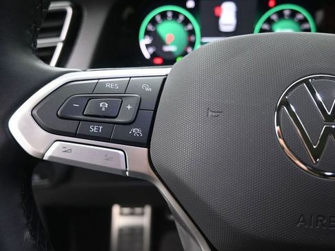 New 2025 Volkswagen Atlas Peak Edition SE image 7