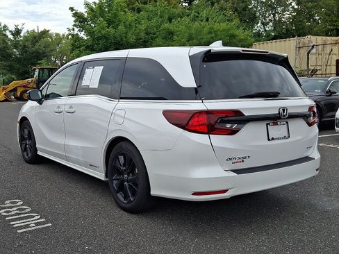 Used 2024 Honda Odyssey Sport image 4
