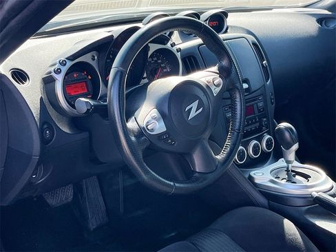Used 2017 Nissan 370Z Coupe image 9