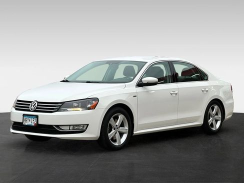 Used 2015 Volkswagen Passat 1.8T S image 3