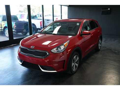 Used 2018 Kia Niro FE image 3