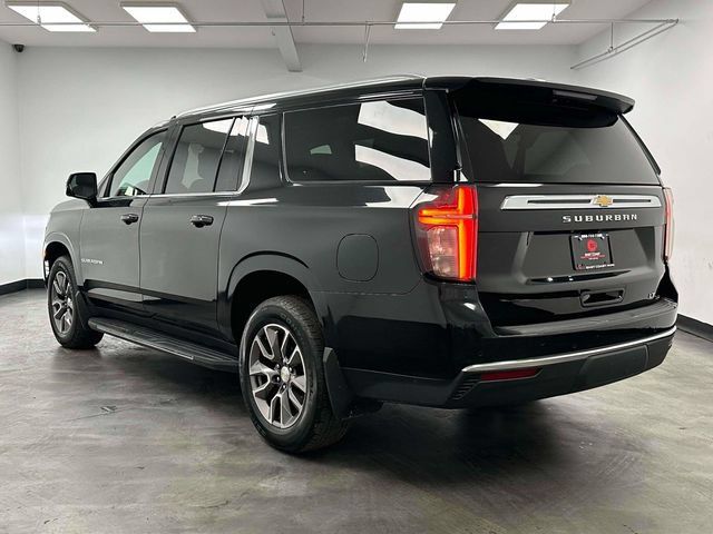 Used 2022 Chevrolet Suburban LT w/ LT Signature Plus Package AWD/4WD image 5