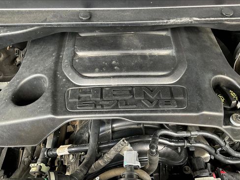 Used 2019 RAM 1500 Big Horn AWD/4WD image 30