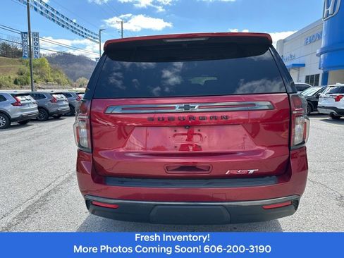 Used 2022 Chevrolet Suburban RST w/ Luxury Package image 4