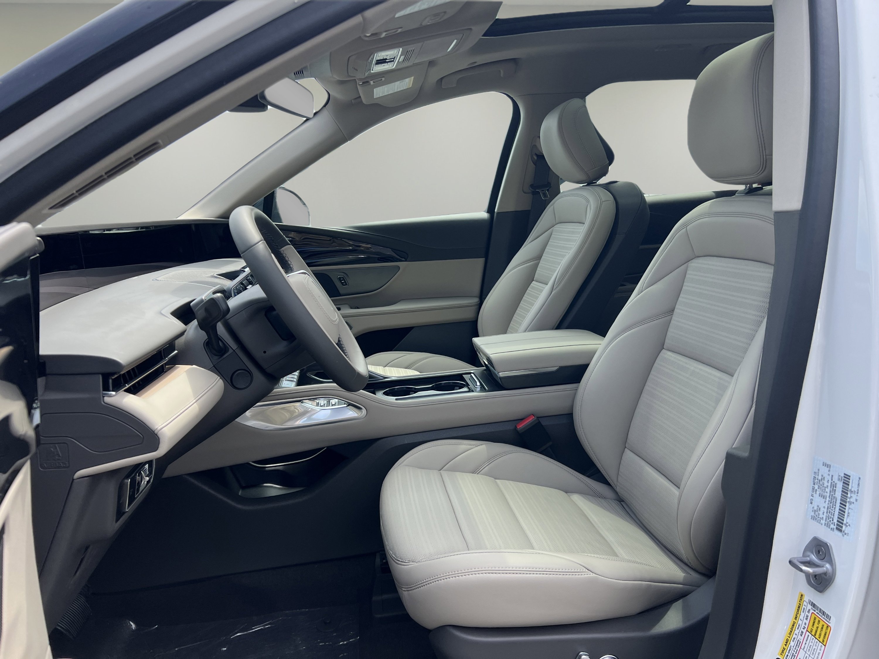 Used 2025 Lincoln Nautilus Reserve AWD/4WD image 10