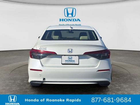 Used 2022 Honda Civic EX image 4