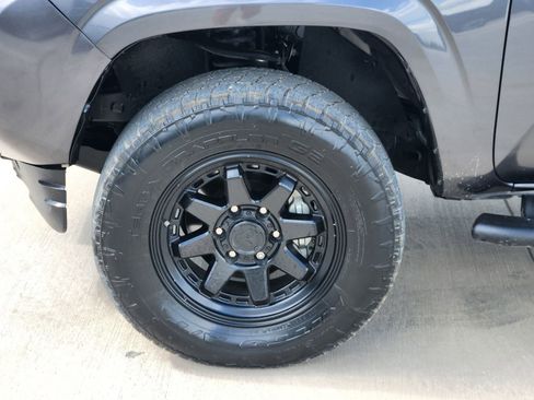 Used 2023 Toyota Tacoma SR AWD/4WD image 11