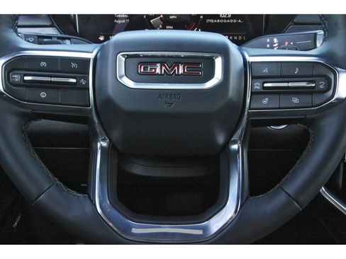 Used 2025 GMC Acadia Elevation w/ Elevation Premium Package FWD image 18
