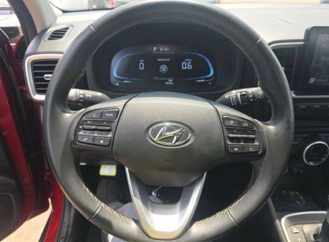 Used 2026 Hyundai Venue SEL FWD image 11