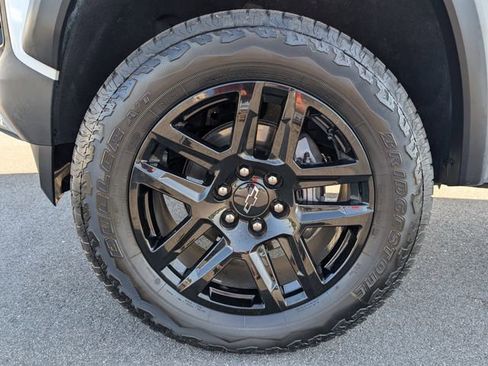 Used 2025 Chevrolet Colorado Trail Boss AWD/4WD image 13